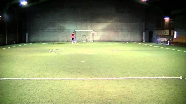 動画 ロングキック インステップ サッカー のび るストレートボールの蹴り方とコツ
